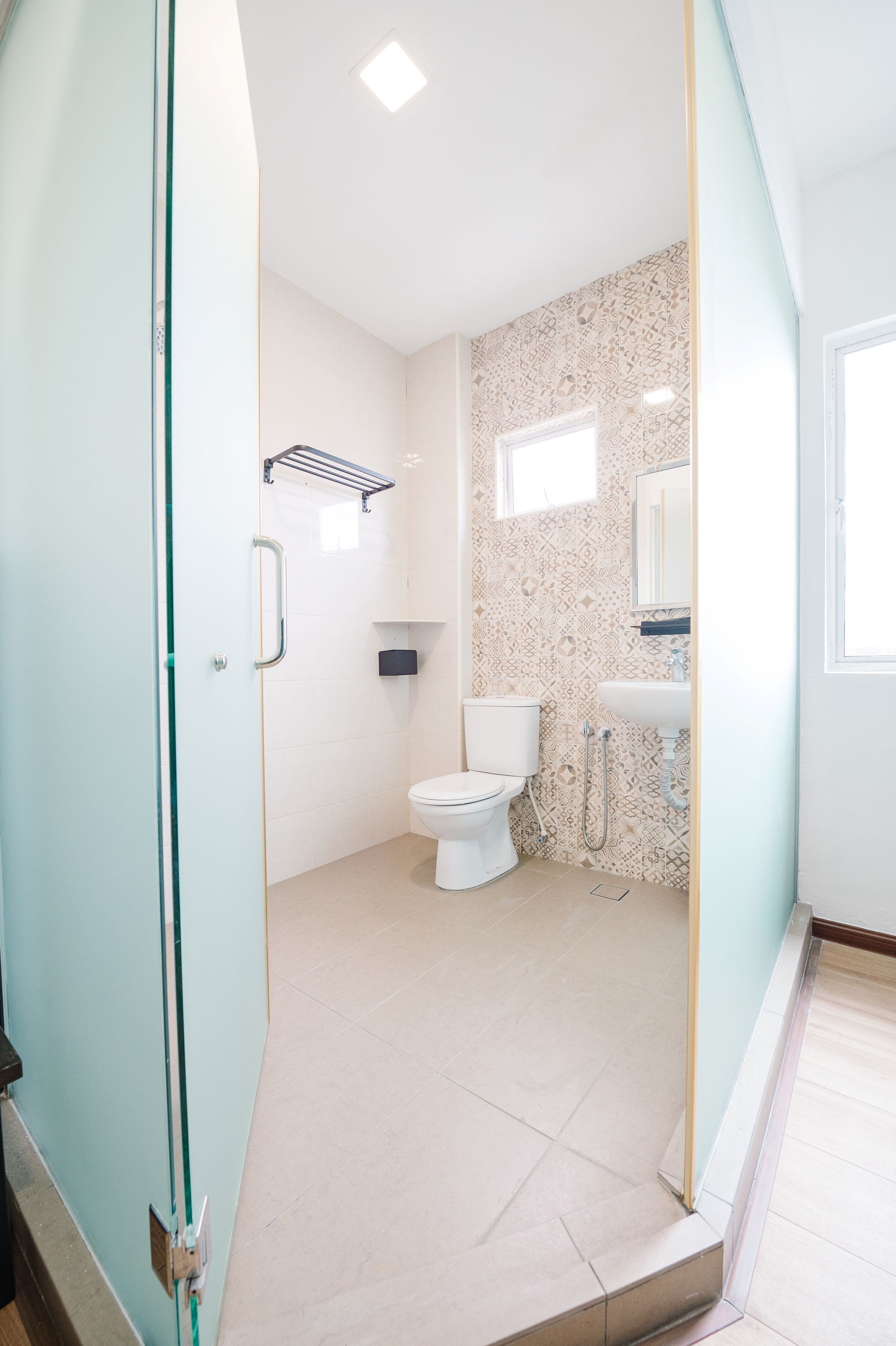 Double Room, 1 Queen Bed, City View | Bathroom | Towels