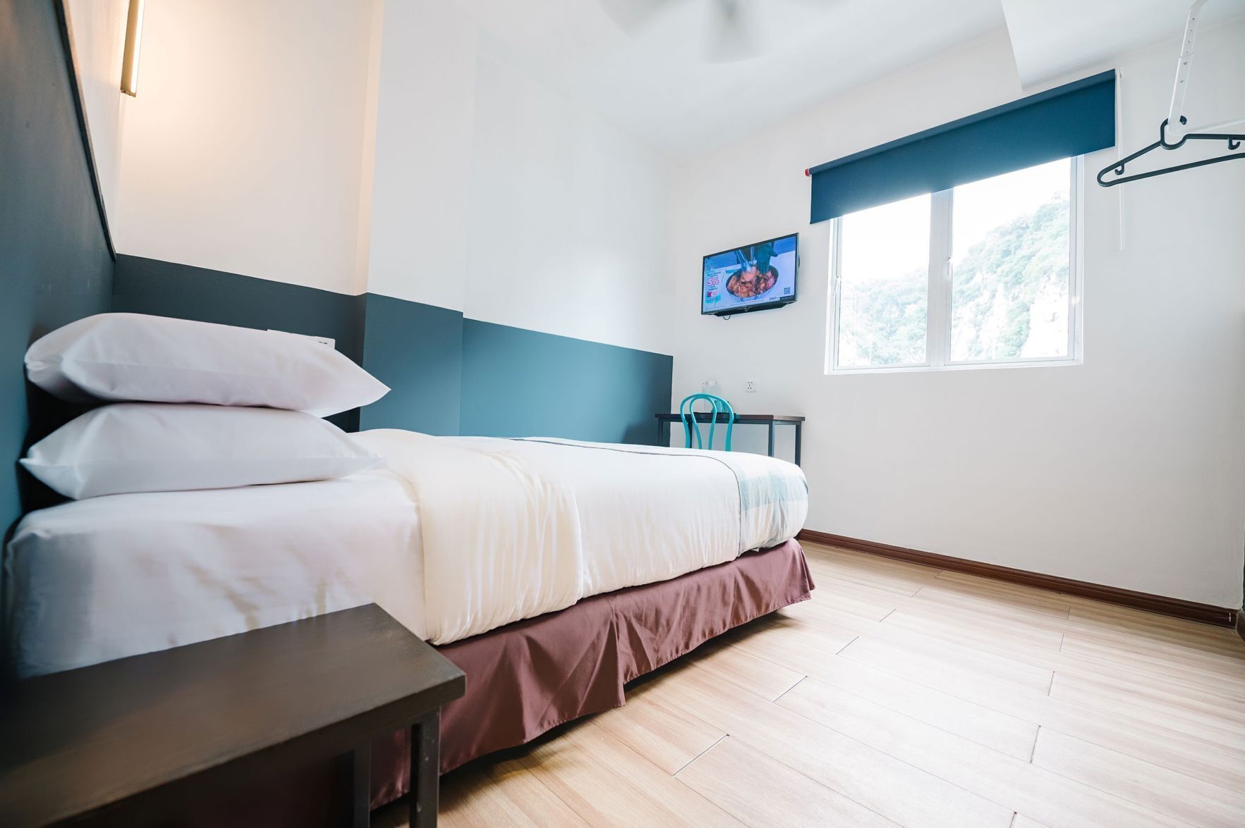 Desk, free WiFi, bed sheets