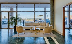 Reception - Checkin Madrid Móstoles (Fuenlabrada)