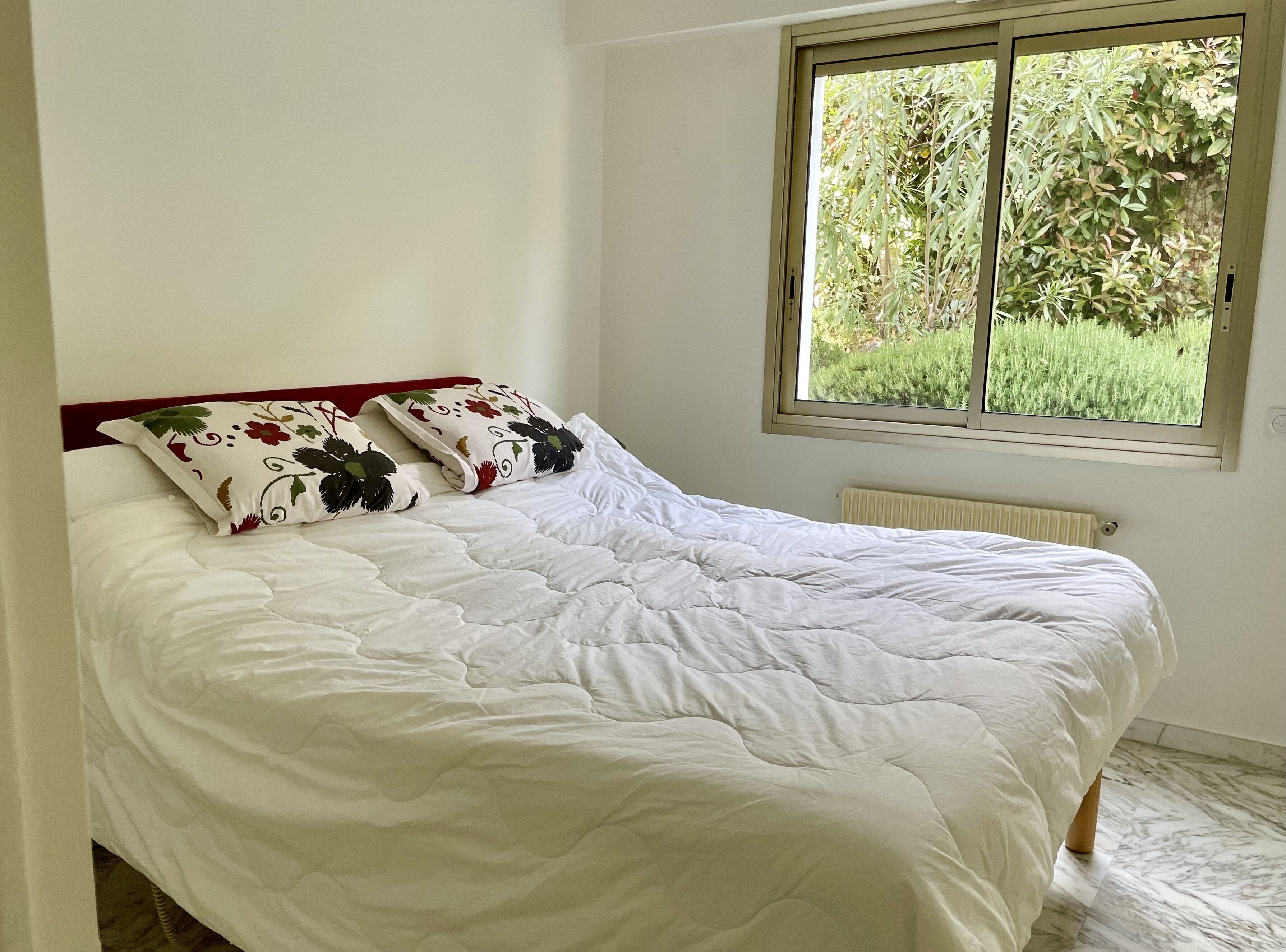 Bas de Villa Dans un Écrin de Verdure Dans les Hauteurs de Nice