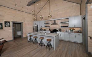 Fridge, microwave, oven, stovetop - Sugar Tree Chalet - New build, stunning mountain views and chic decor! (Sevierville)