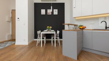 Apartment, 1 Bedroom, Balcony | Private kitchen | Dishwasher, cookware/dishes/utensils