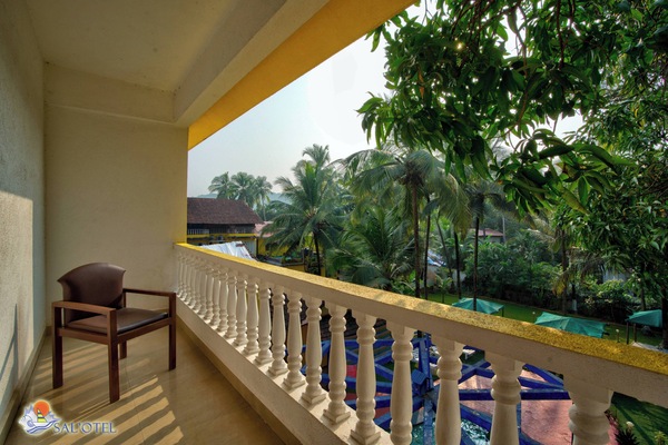 Deluxe Double Room | Laptop workspace, blackout drapes, bed sheets