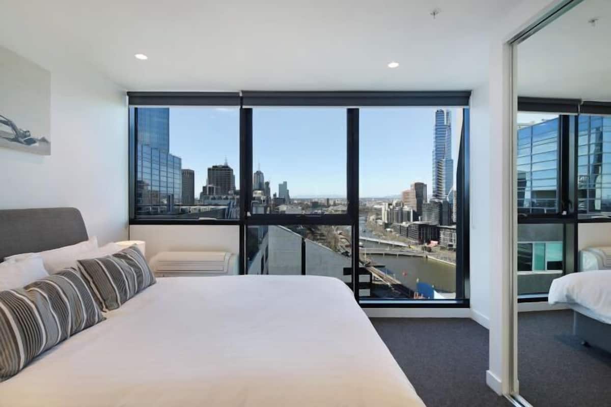1 bedroom, in-room safe, desk, blackout curtains