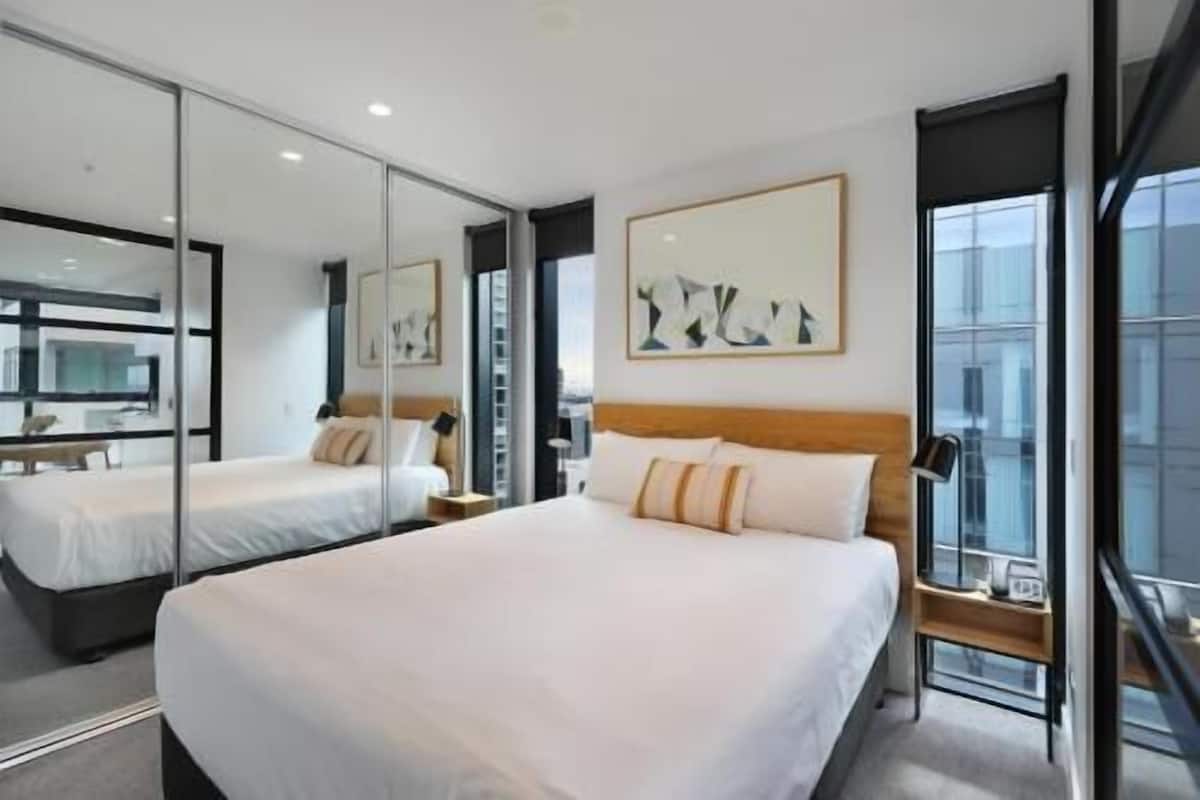 1 bedroom, in-room safe, desk, blackout curtains