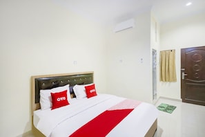 Deluxe Double Room - Hotel O 252 Homestay (Medan)