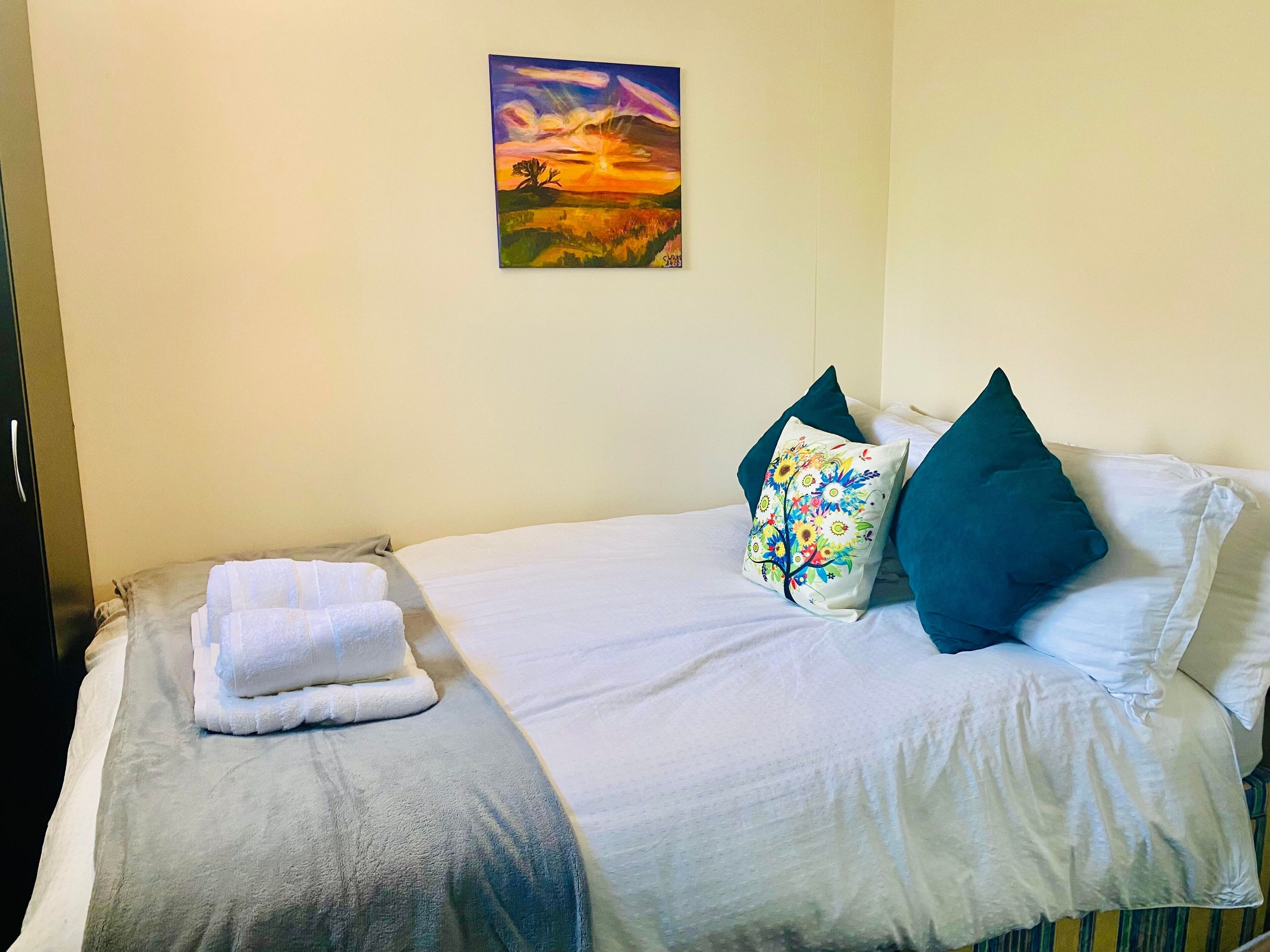 3 Bedroom Flat, Free Parking, Step Free Access, Near NEC