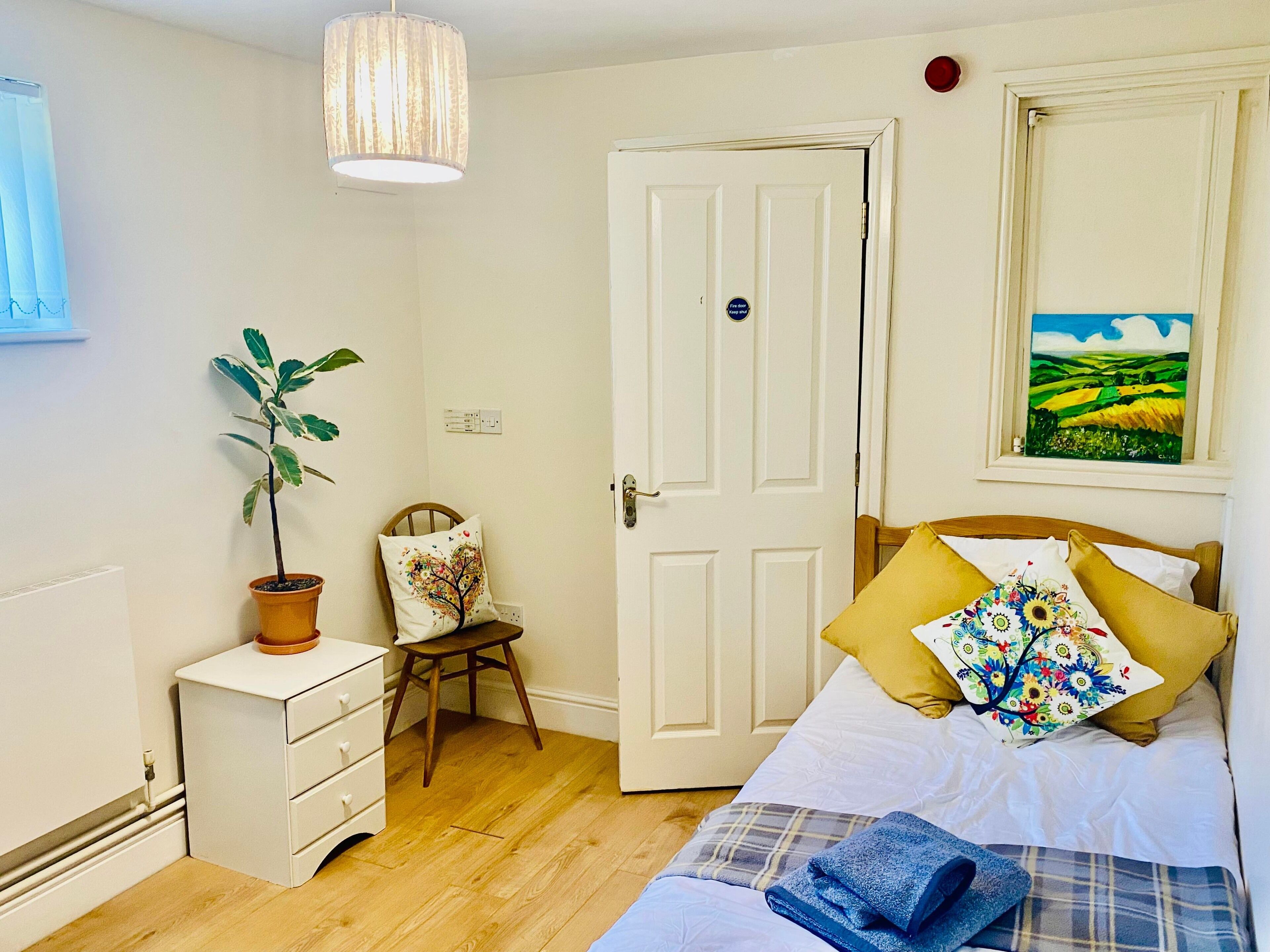 3 Bedroom Flat, Free Parking, Step Free Access, Near NEC