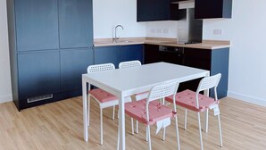 Luxury Double Room | Shared kitchen facilities | Shared fridge, shared microwave - Modern House (Manchester)