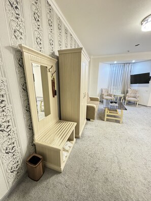 Chambre Deluxe | Literie de qualité supérieure, couette en duvet d'oie, surmatelas