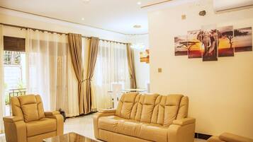 Apartment | Ruang tamu | Pendiangan