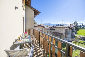 شقة عادية - سرير مزدوج مع أريكة سرير - بالقرب من الجبل (Navazzo Apartment In Hilly Area -) | المنطقة المحيطة بالمنشأ ة