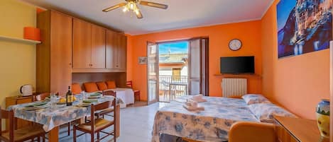 Estudio familiar (Peter relax -1 km near Salò & beach) | Wifi y ropa de cama