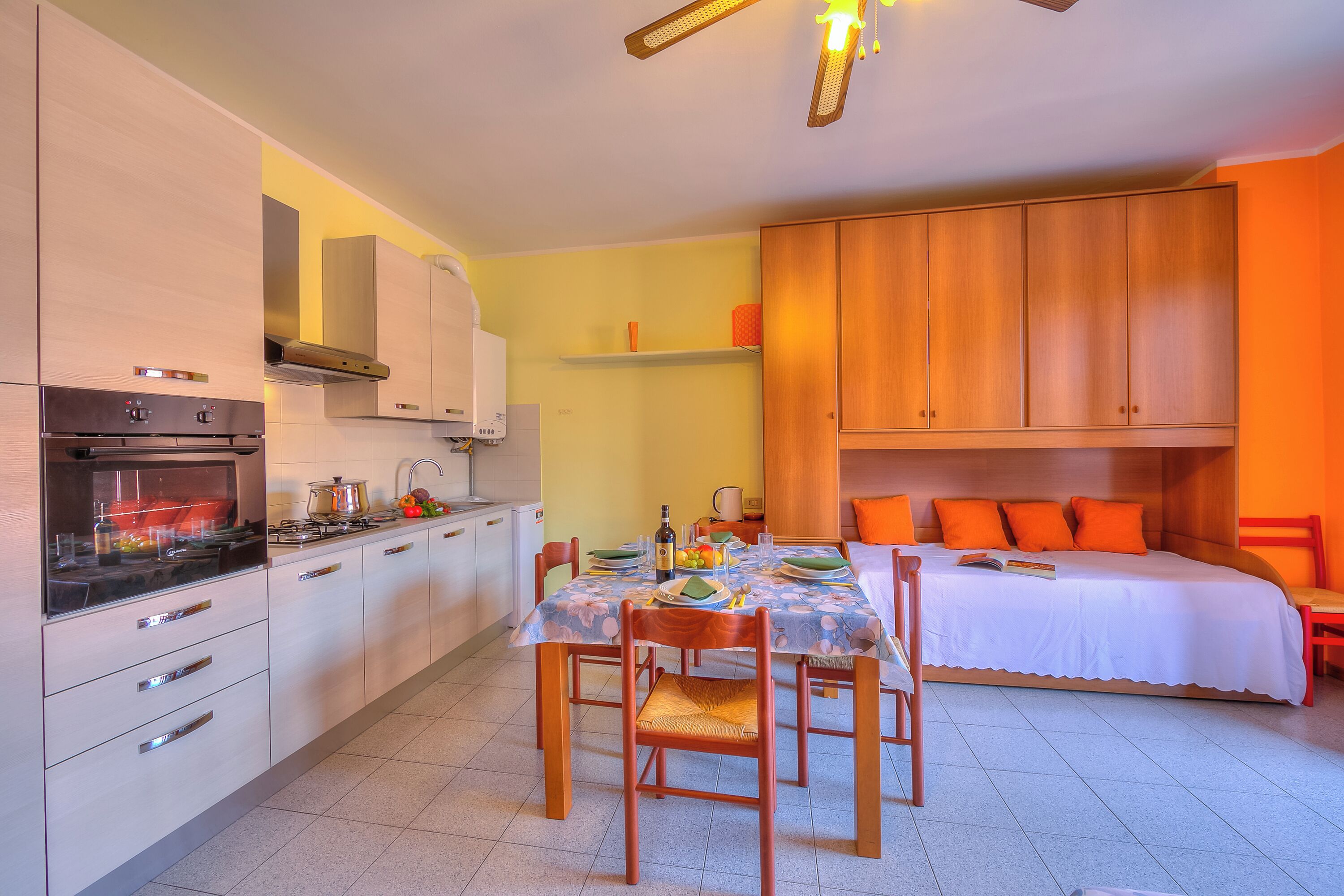 Family Studio (Peter relax -1 km near Salò & beach) | Private kitchen | Fridge, oven, stovetop, coffee/tea maker