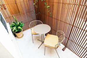 Premium-Doppel- oder -Zweibettzimmer, 1 Doppelbett oder 2 Einzelbetten | Terrasse/Patio