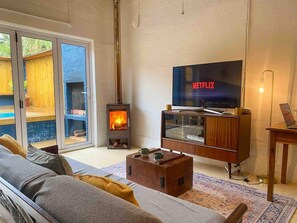 Fernseher, Kamin