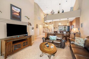 Condo, Multiple Beds, Balcony (Majestic Lakeview Escape) | Living area | 42-inch flat-screen TV with digital channels - Majestic Lakeview Escape - Stunning Lake Views! (Branson)