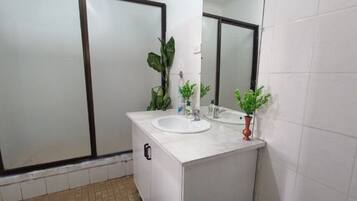 Standard House, 3 Bedrooms | Bathroom