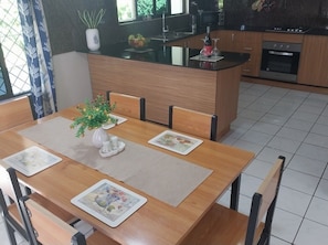 Standard House, 3 Bedrooms | In-room dining