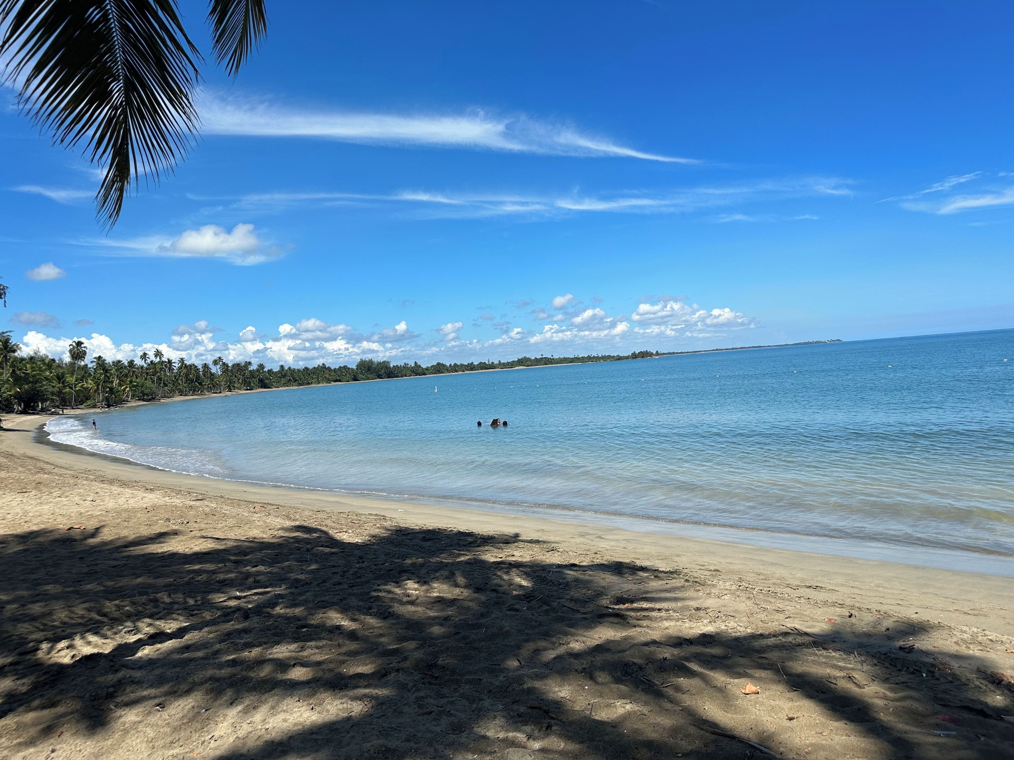 Aurinkotuoleja, rantapyyhkeitä