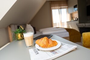 Comfort Double Room | Desk, soundproofing, free WiFi, bed sheets - V Business Apartments Böblingen (Boeblingen)