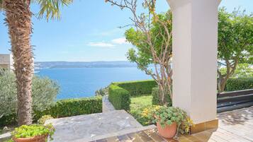 Apartment | Terrace/patio