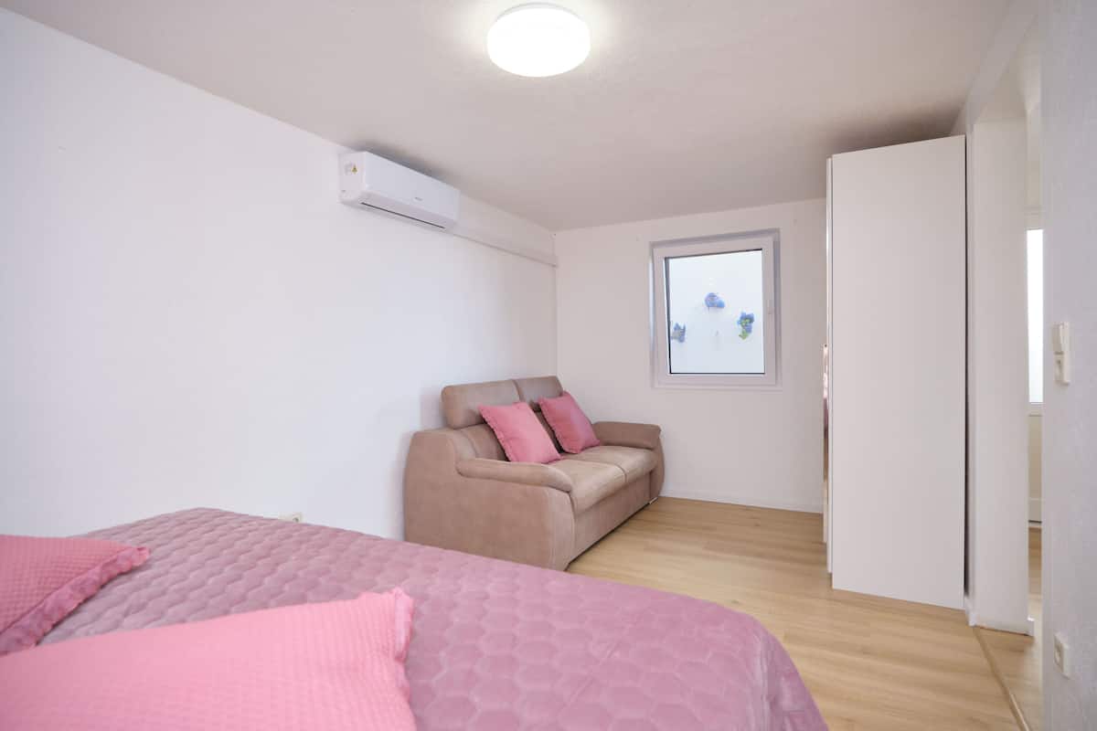 Apartment | 1 bedroom, desk, free WiFi