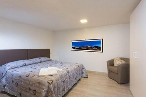 2 bedrooms, iron/ironing board, WiFi, bed sheets - Dammuso Almendra, Centro Storico (Scicli)