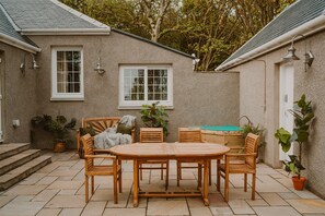 تناول الطعام بالخارج