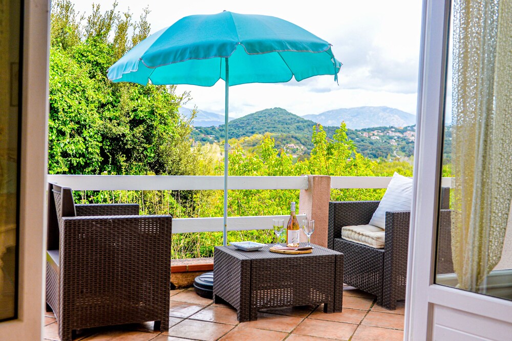 Josie - Bas de Villa, Clim, Jardins - Porticcio