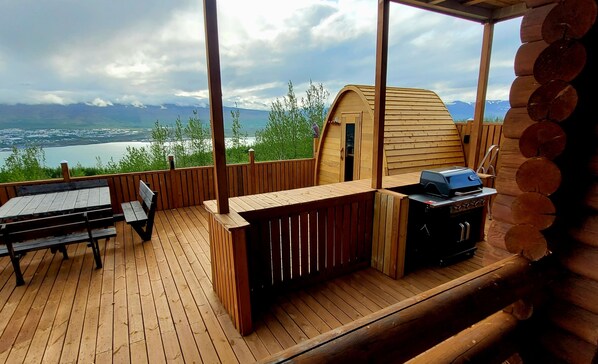 Terrace/patio - Loghouse with amazing view and sauna (Akureyri)