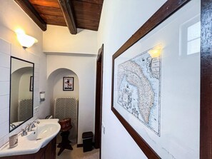 House | Bathroom