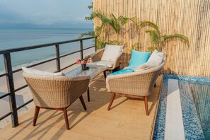 Vila luxo, varanda coberta, vista para a baía | Terraço/pátio