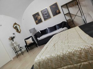 1 室のベッドルーム、WiFi (無料)、ベッドシーツ