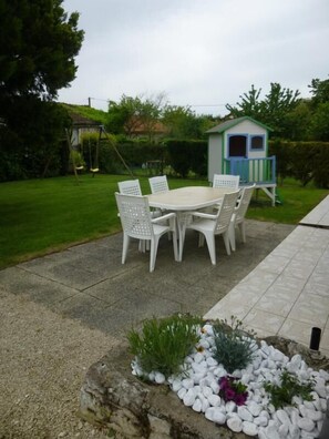 Outdoor dining - Clé des Champs - Antran (ANTRAN)