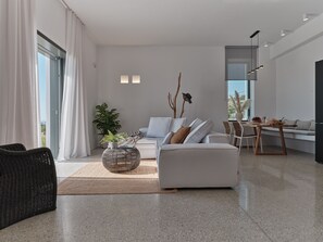 Superior Villa | Living area