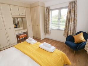 3 Schlafzimmer, individuell dekoriert, individuell eingerichtet