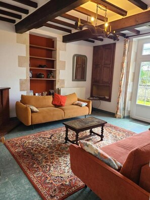 Living area - La Maison du Régisseur (VALDIVIENNE)