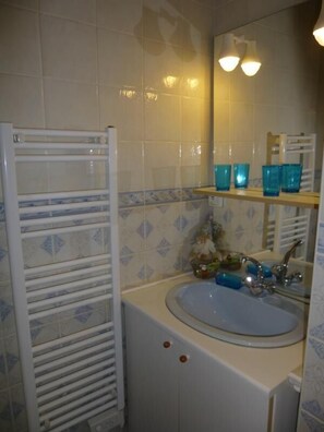 Shower - Le Gîte du Porche - Saint-georges-les-baillargeaux (SAINT-GEORGES-LES-BAILLARGEAUX)