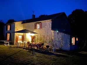 Outdoor dining - La Touche - Cherves - Gîte (CHERVES)