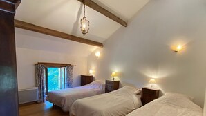 4 bedrooms - La Touche - Cherves - Gîte (CHERVES)