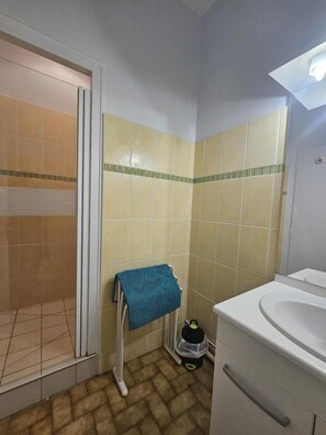 Shower - Château D'ayron - Ayron (AYRON)