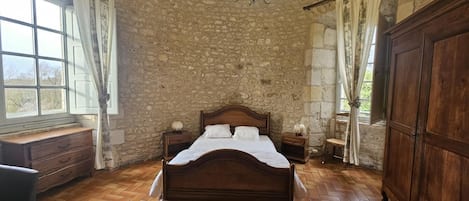 2 bedrooms