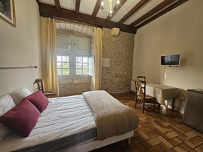 Room - Château D'ayron - Ayron (AYRON)