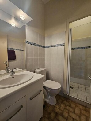 Shower - Château D'ayron - Ayron (AYRON)