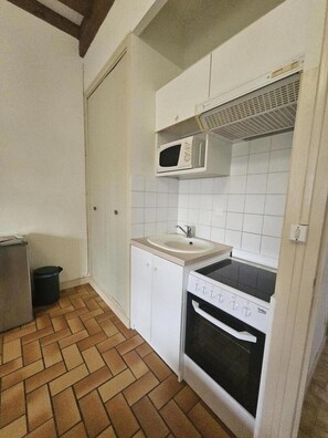 Private kitchen - Château D'ayron - Ayron (AYRON)