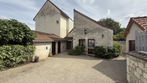 Exterior - Les Méré - Targe - Gîte (TARGE)