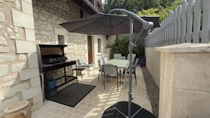 Outdoor dining - Les Méré - Targe - Gîte (TARGE)