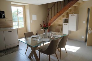 Dining - Le Relais Postal - Celle Levescault (CELLE LEVESCAULT)