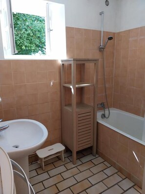 Bathtub - La Maison du Fermier (VALDIVIENNE)